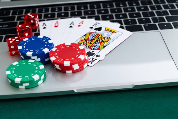 Close-up of playing cards dealt on a Live Baccarat table at mitra777